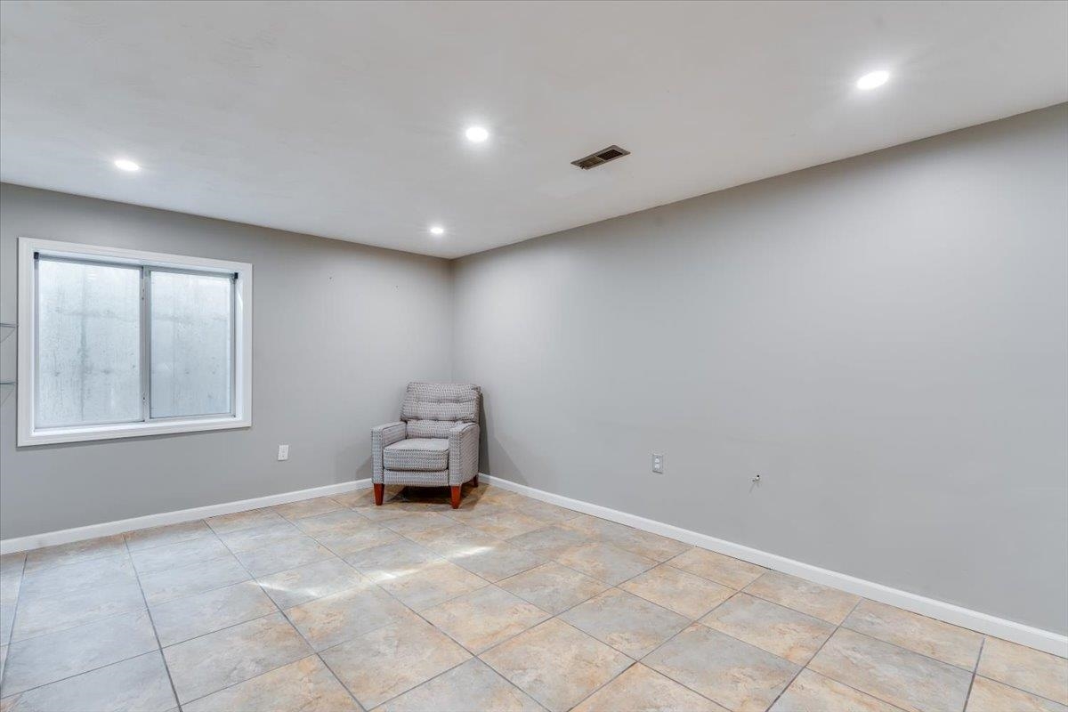 3822 N Garland Property Photo 22