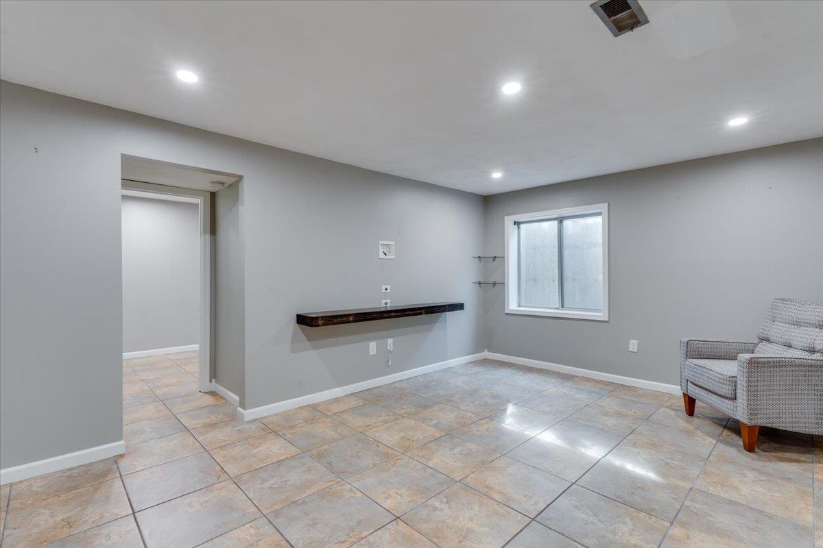 3822 N Garland Property Photo 23