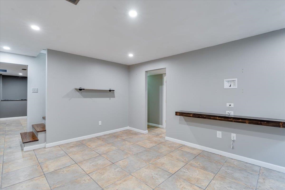 3822 N Garland Property Photo 24