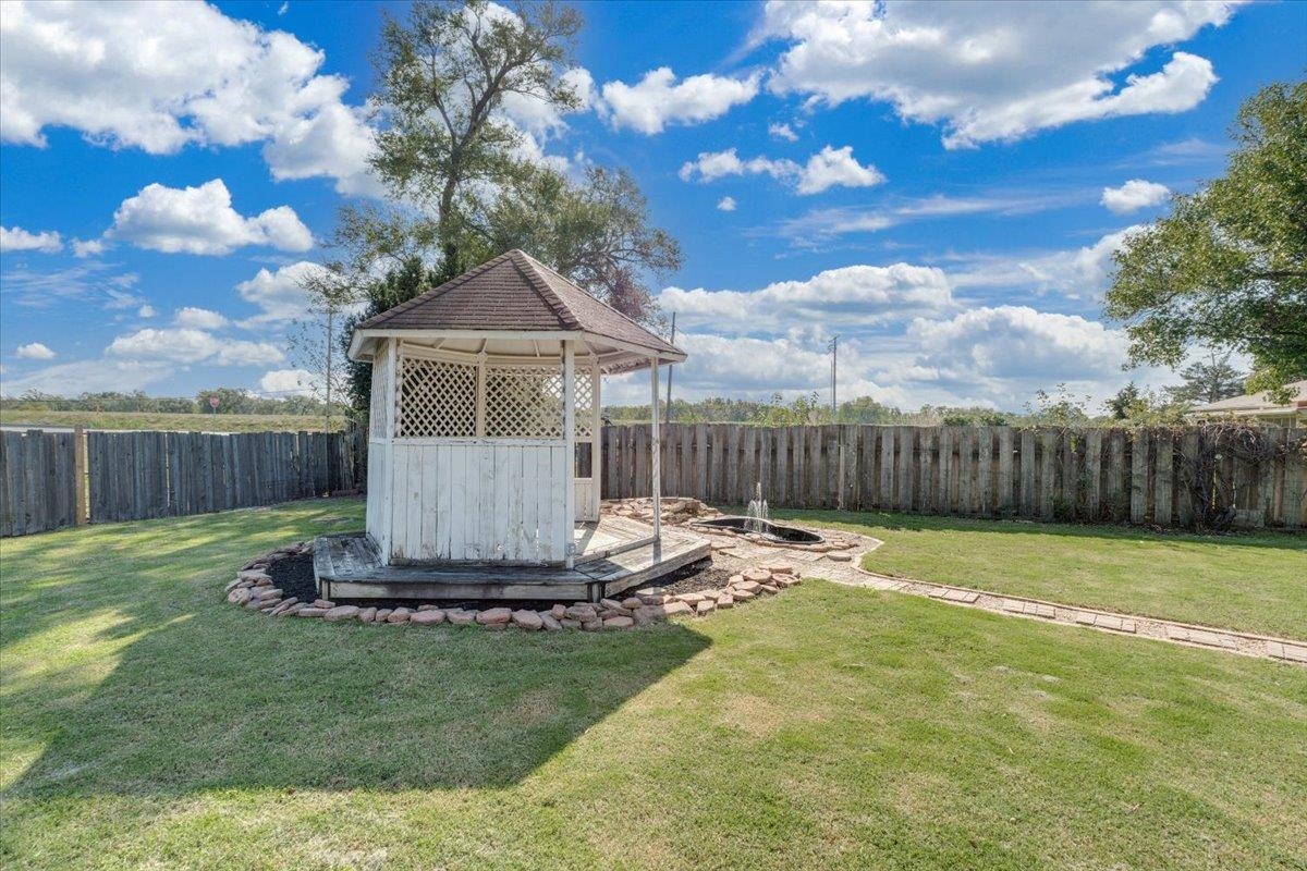 3822 N Garland Property Photo 33