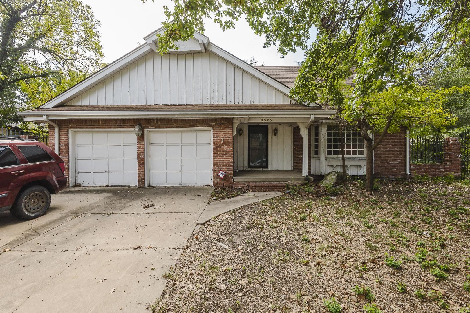 8525 E Limerick Property Photo 1
