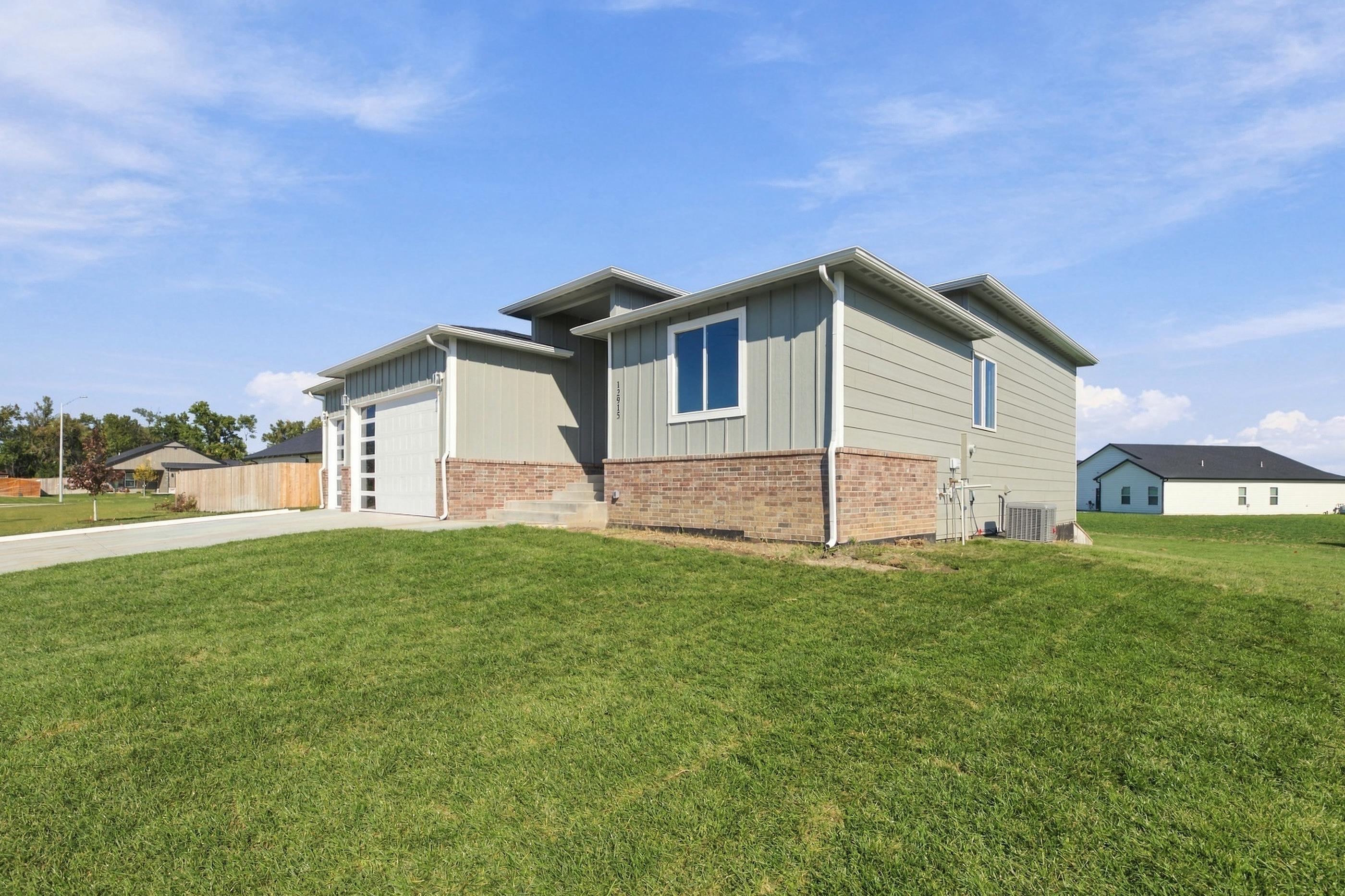 12915 E Spring Valley St. Property Photo 27
