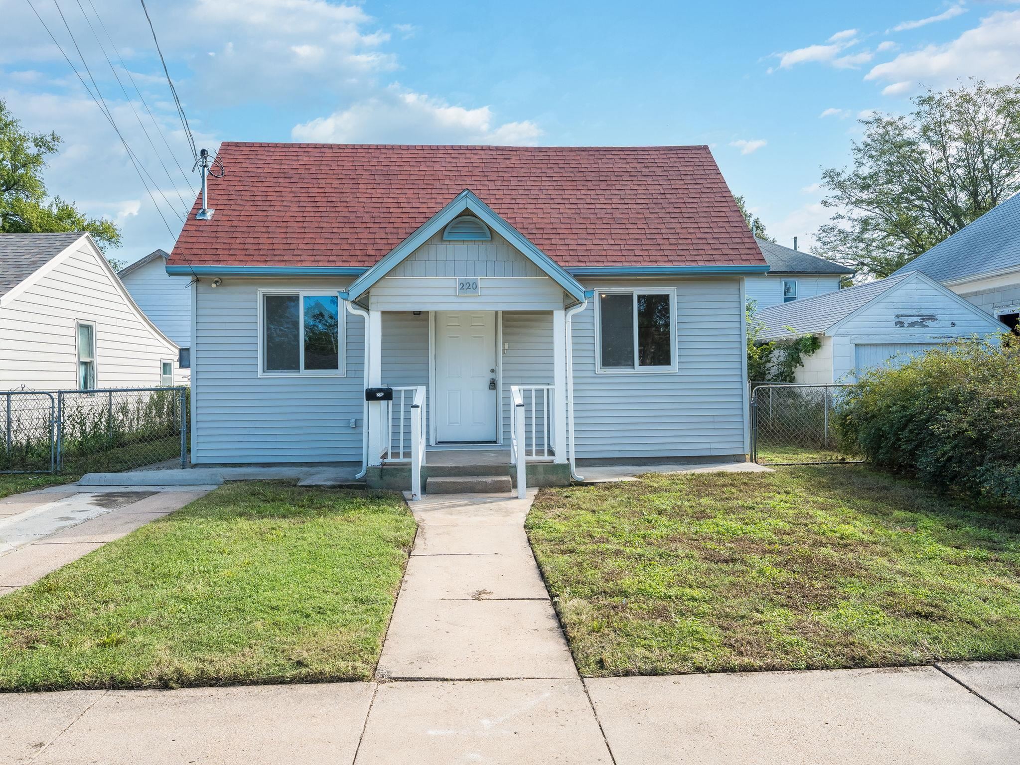220 Old Main St Property Photo 1