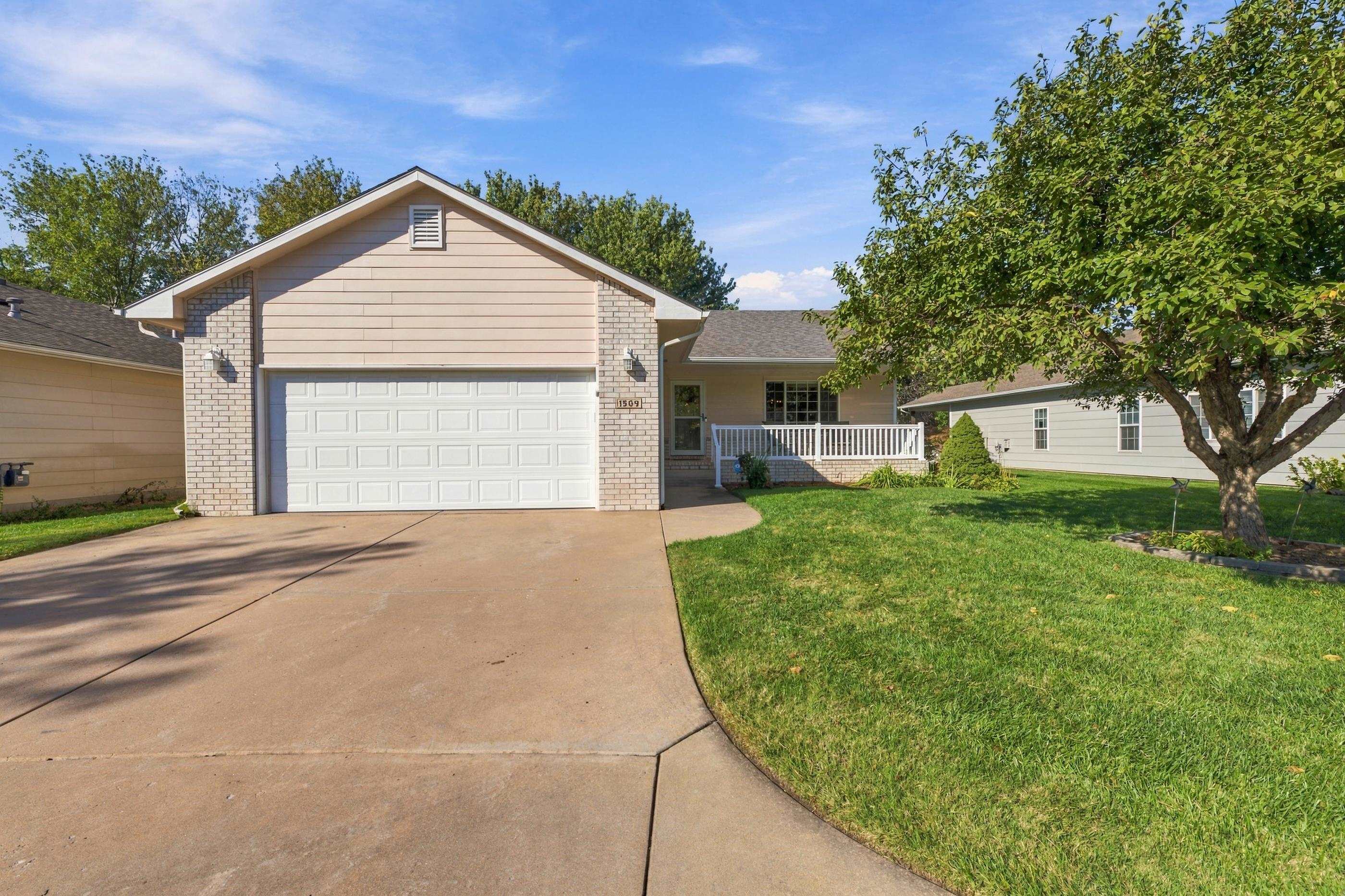 1509 N Reca Property Photo 1