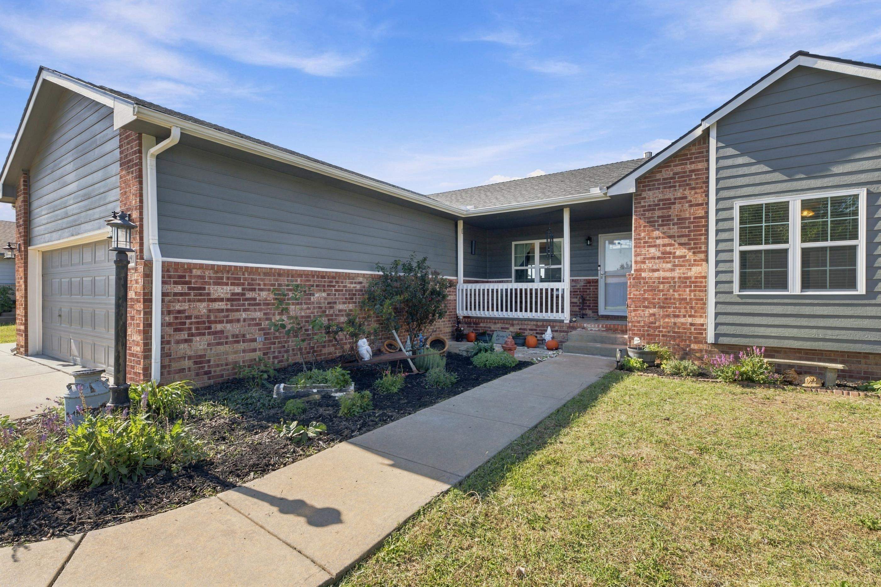 1919 N Country Walk Ln Property Photo 3