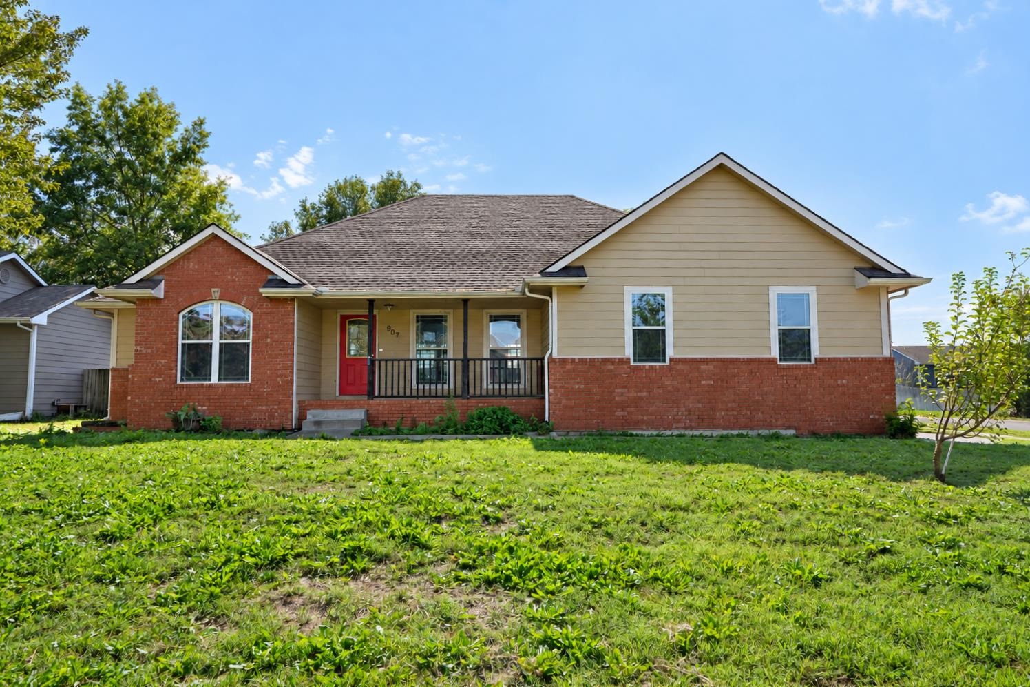 907 S James Ct Property Photo 1