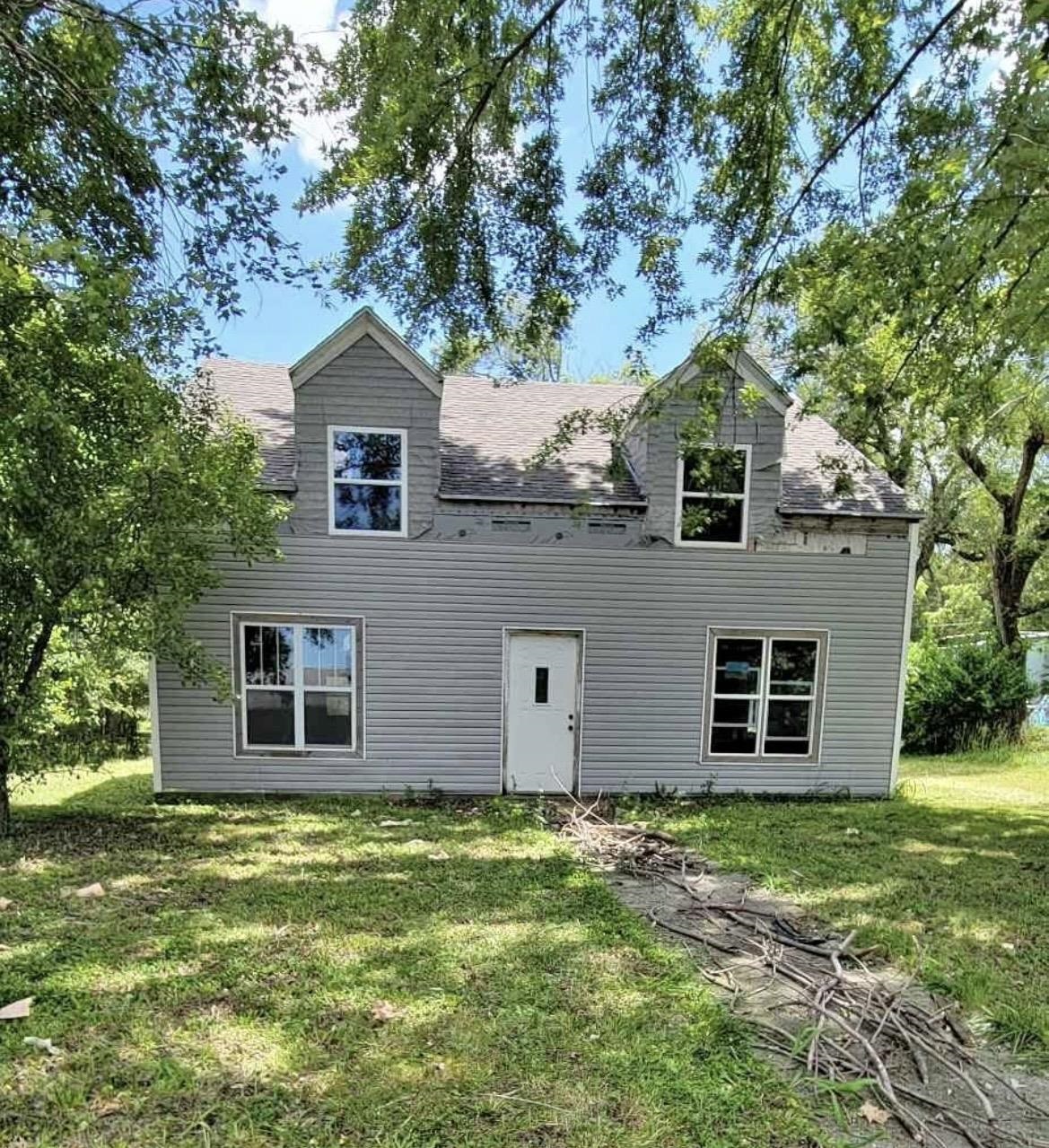 818 S 4th Property Photo 1