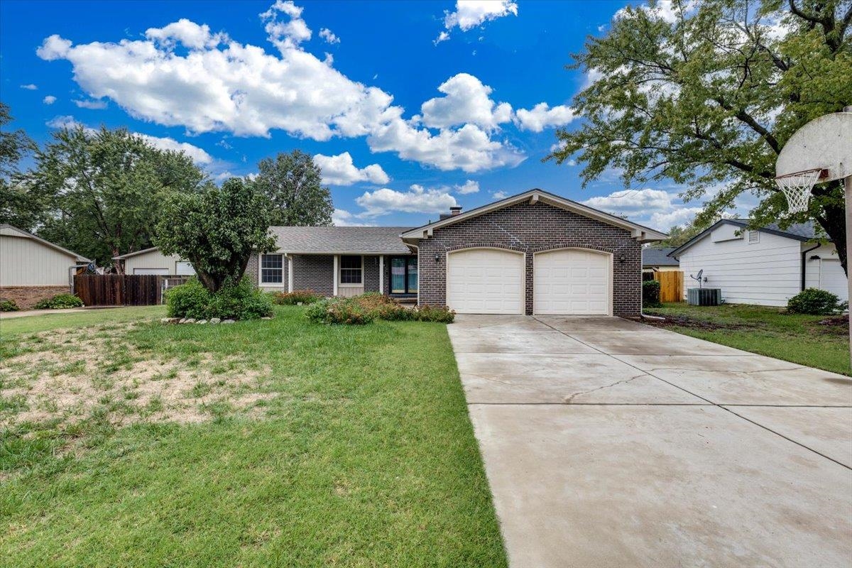 620 N Circle Dr. Property Photo 1