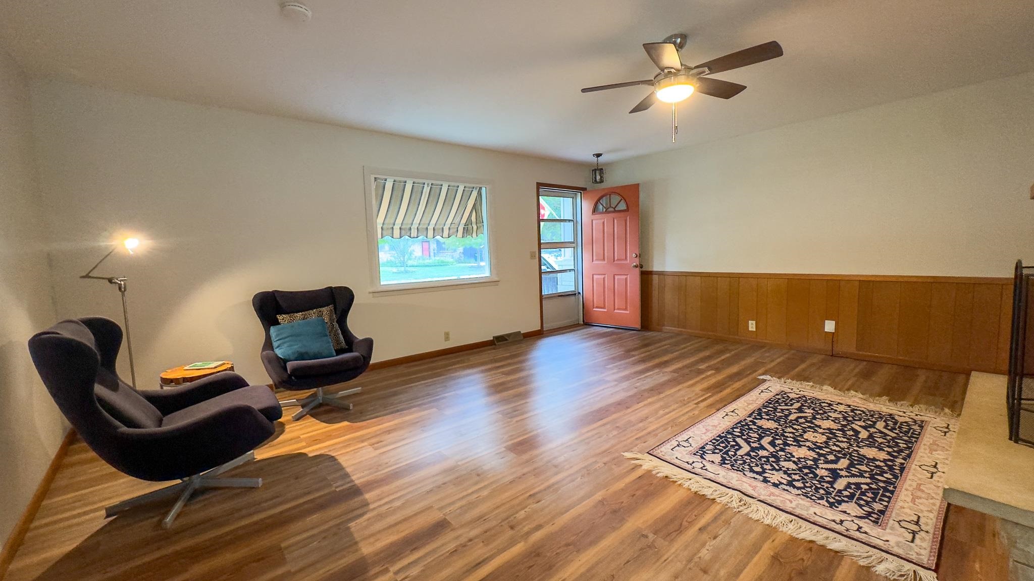 8442 W Murdock Ave Property Photo 2