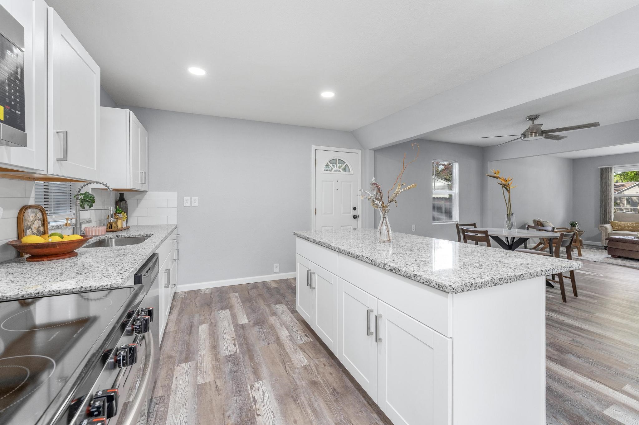 1753 E Marion Property Photo 9