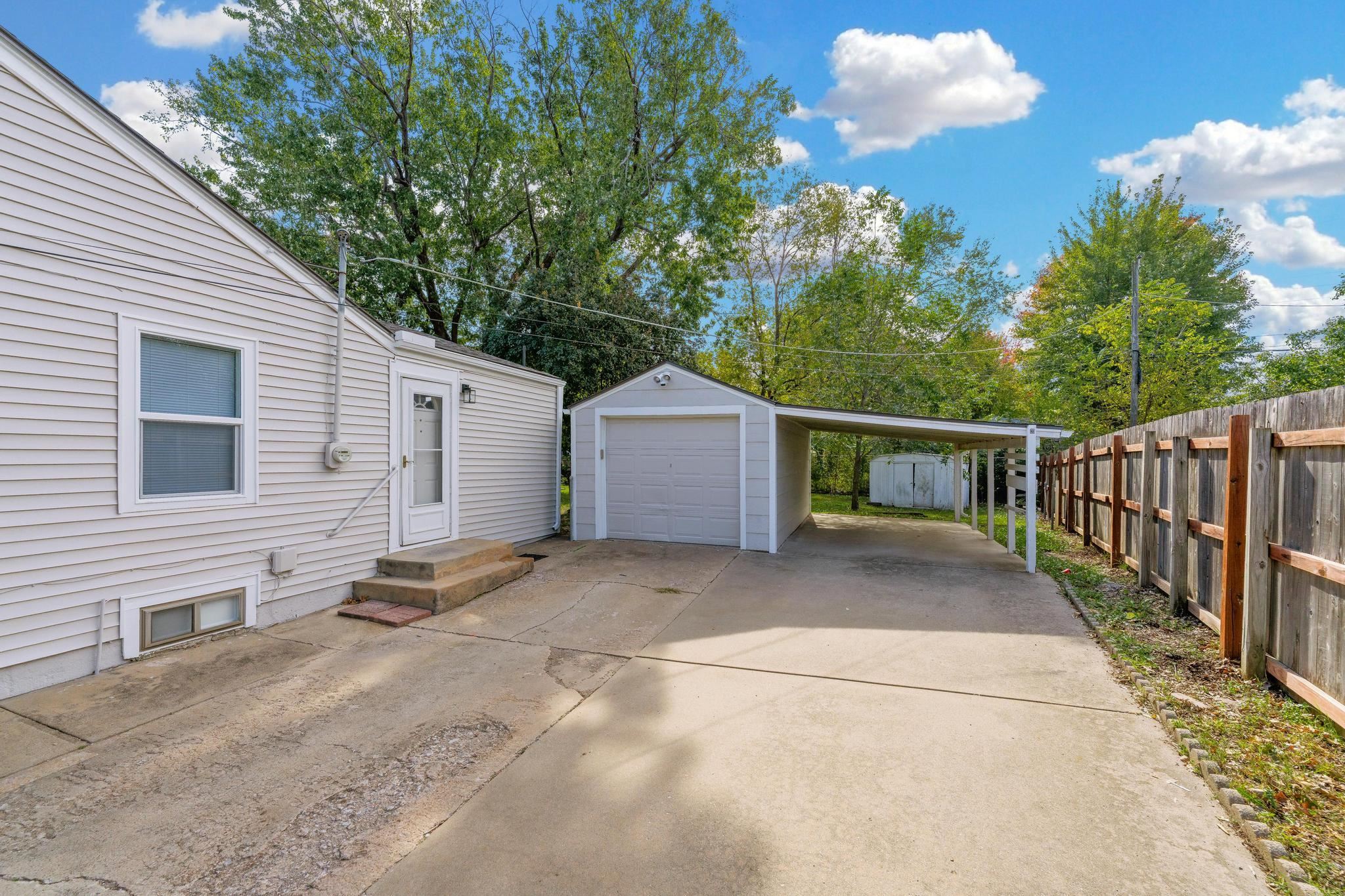 1753 E Marion Property Photo 29