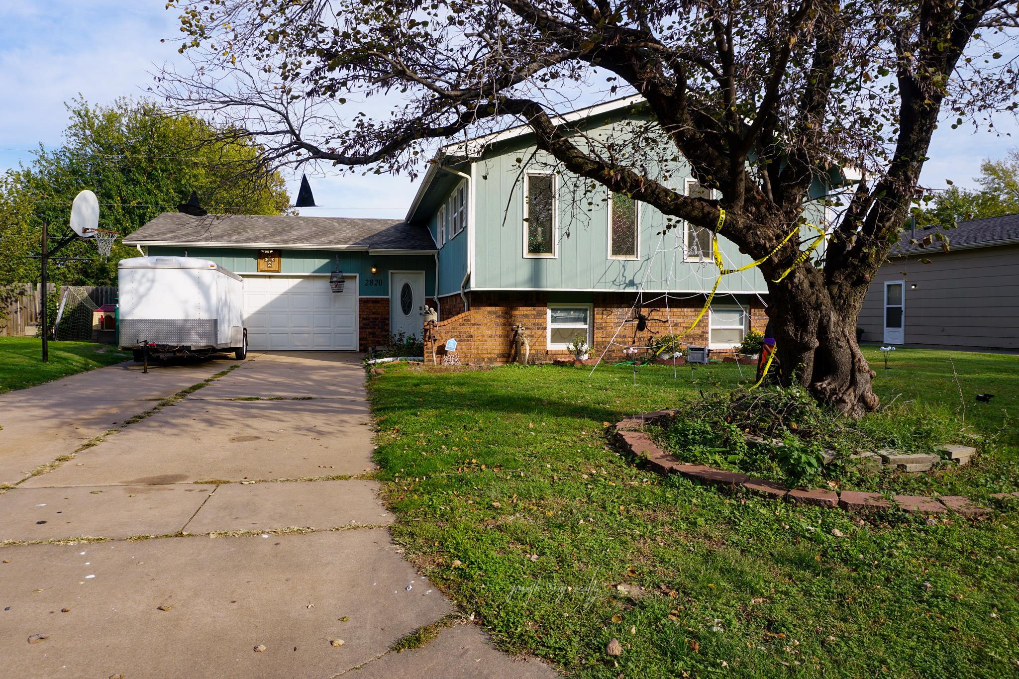 2820 S Chase Ave Property Photo 1