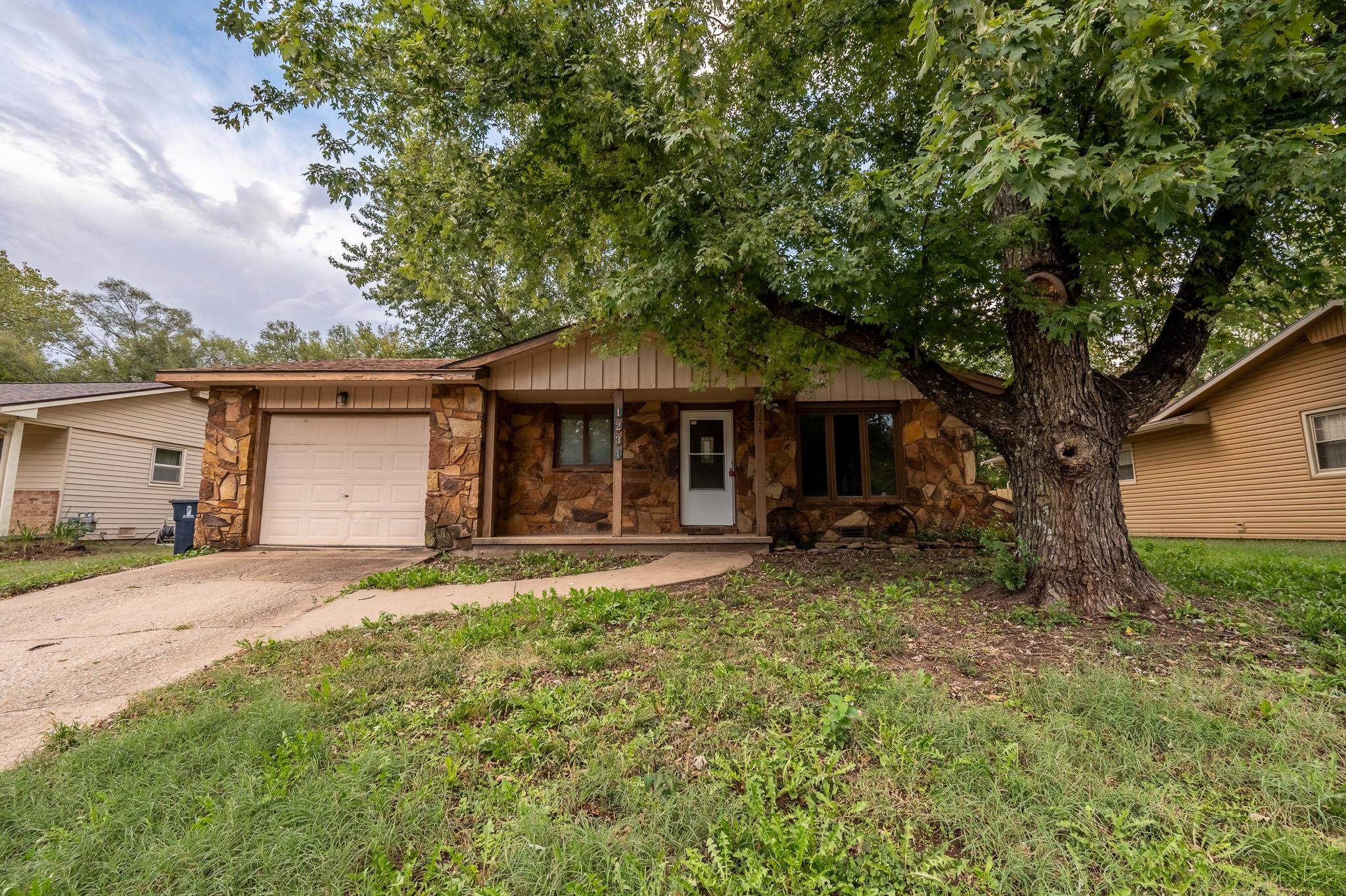1234 N Taylor Property Photo 1