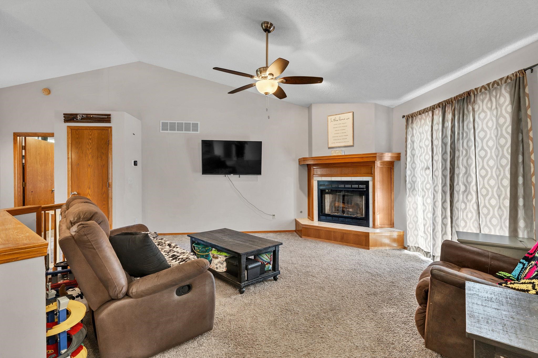8360 S Lulu Property Photo 6