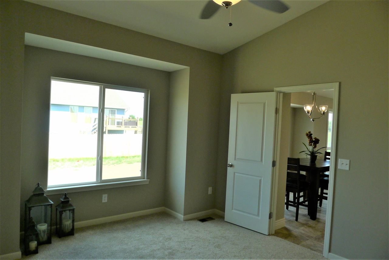 1822 S Stephanie St Property Photo 10