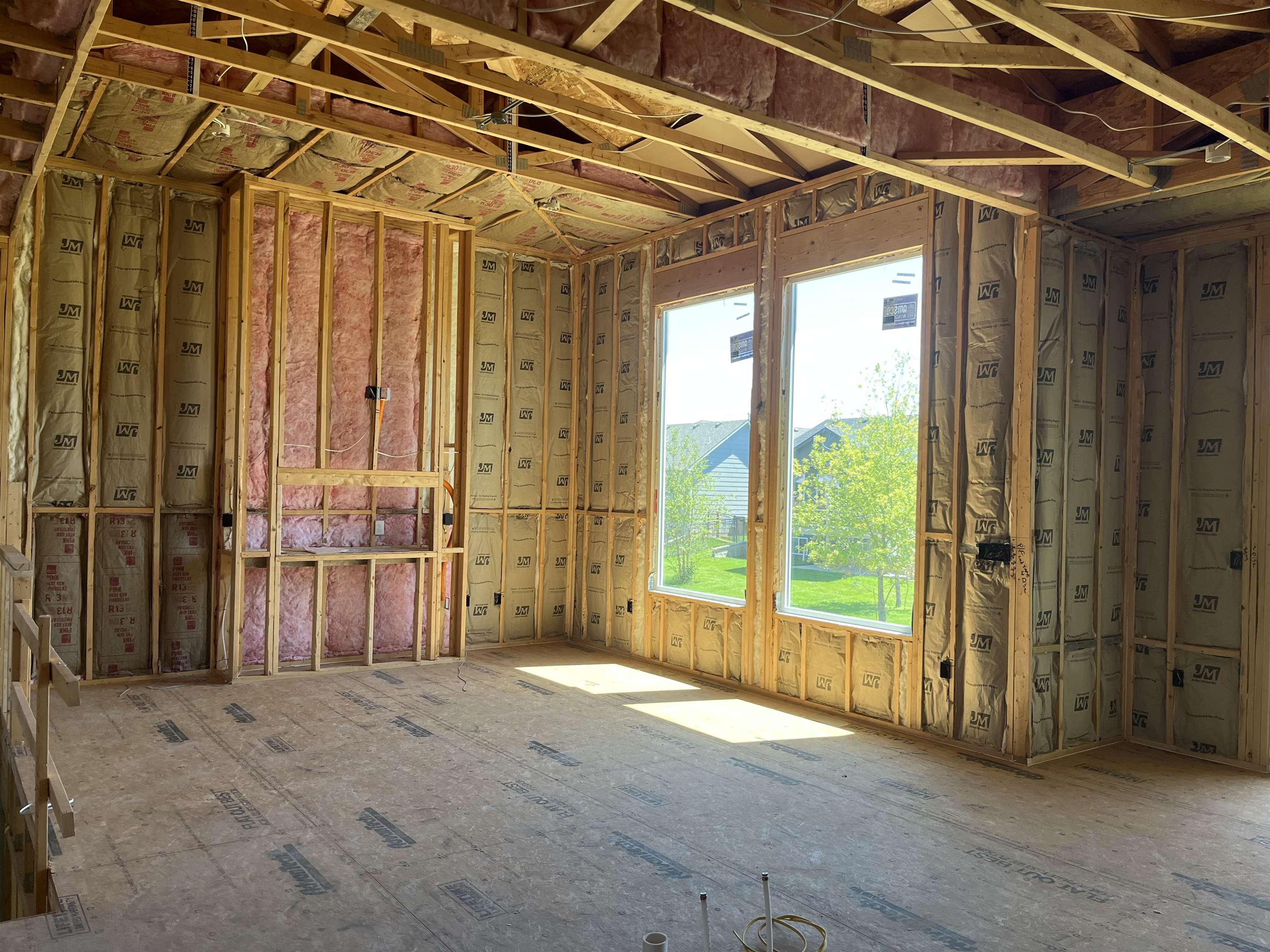 4985 Emerald Property Photo 5