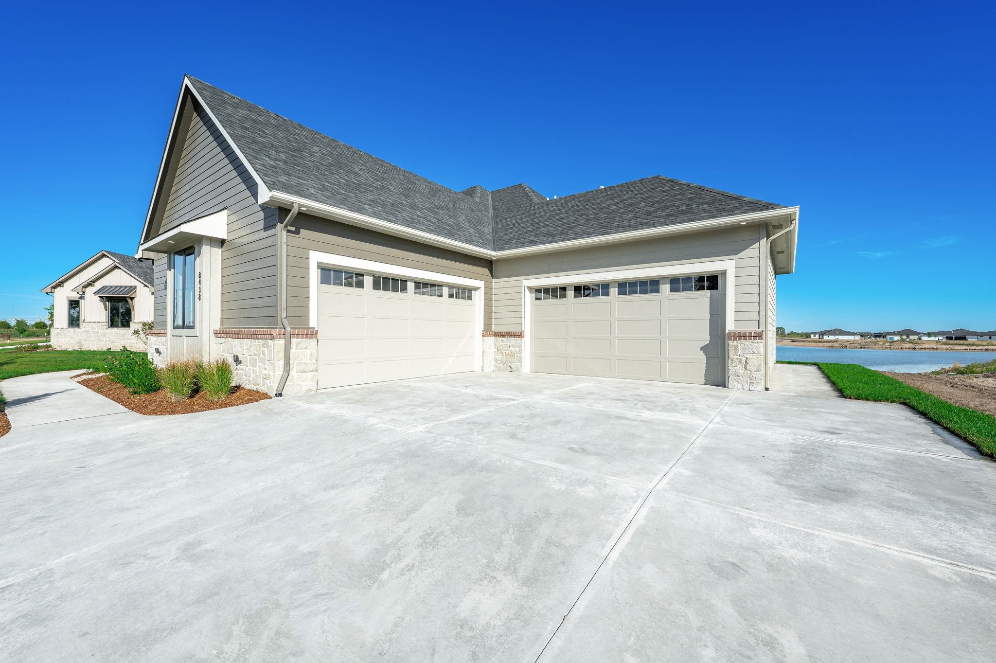 8438 Mossy Stone St Property Photo 3