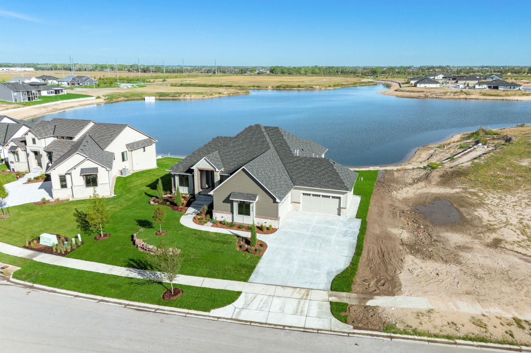 8438 Mossy Stone St Property Photo 4