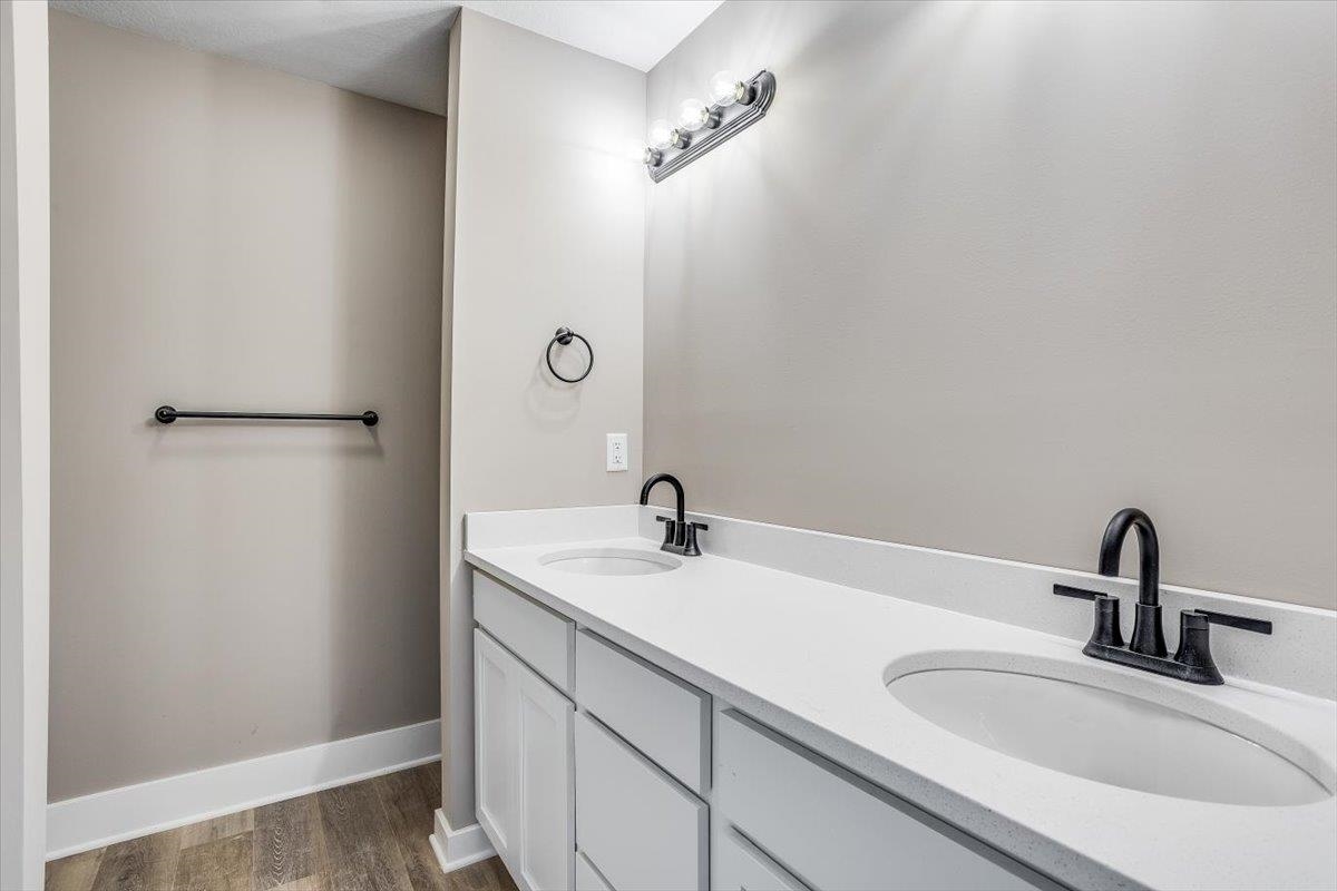12830/12832 W Wheatland St. Property Photo 8