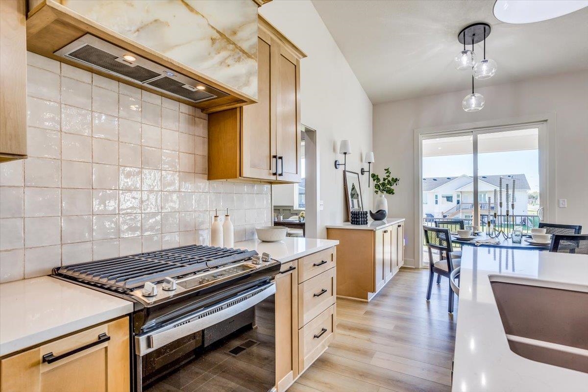 196 S Wellcrest Ct. Property Photo 12