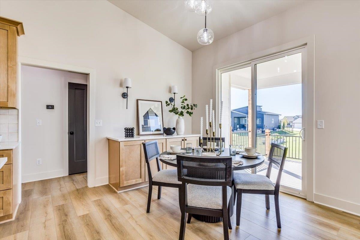 196 S Wellcrest Ct. Property Photo 16