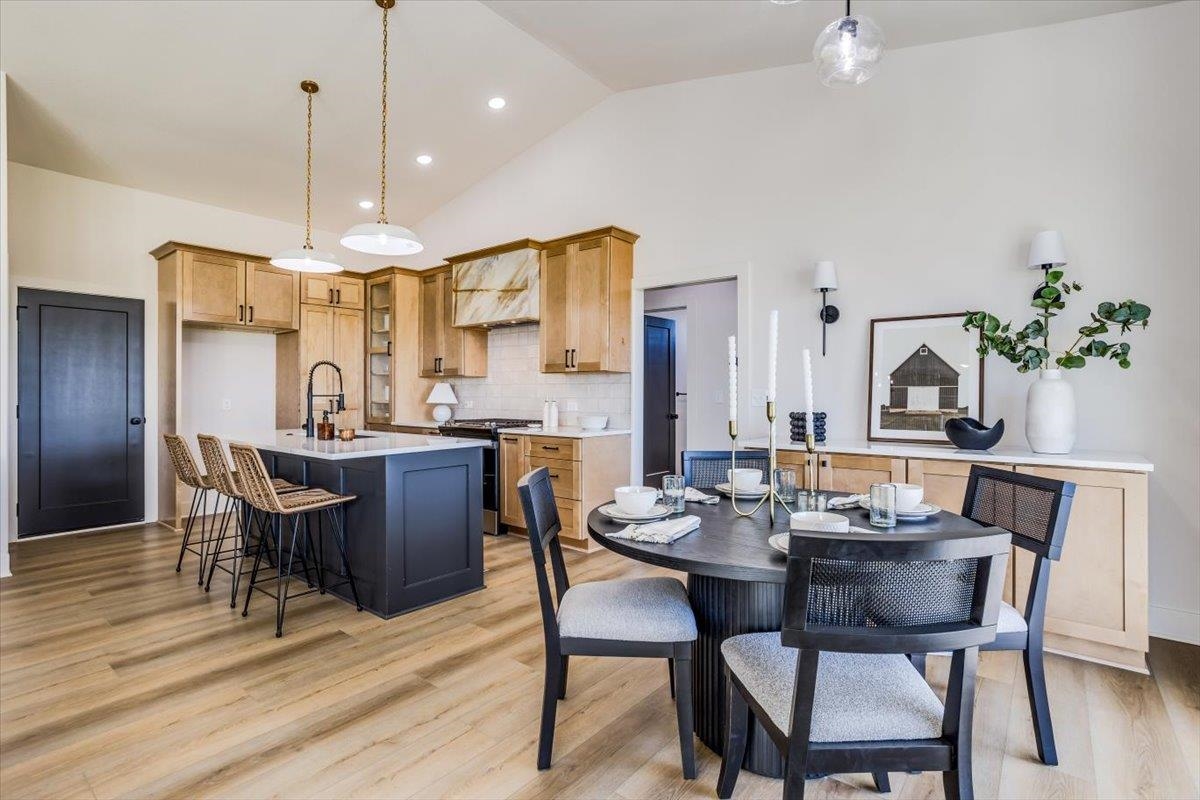 196 S Wellcrest Ct. Property Photo 17