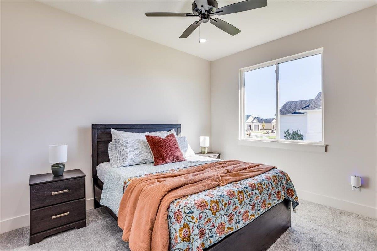 196 S Wellcrest Ct. Property Photo 23