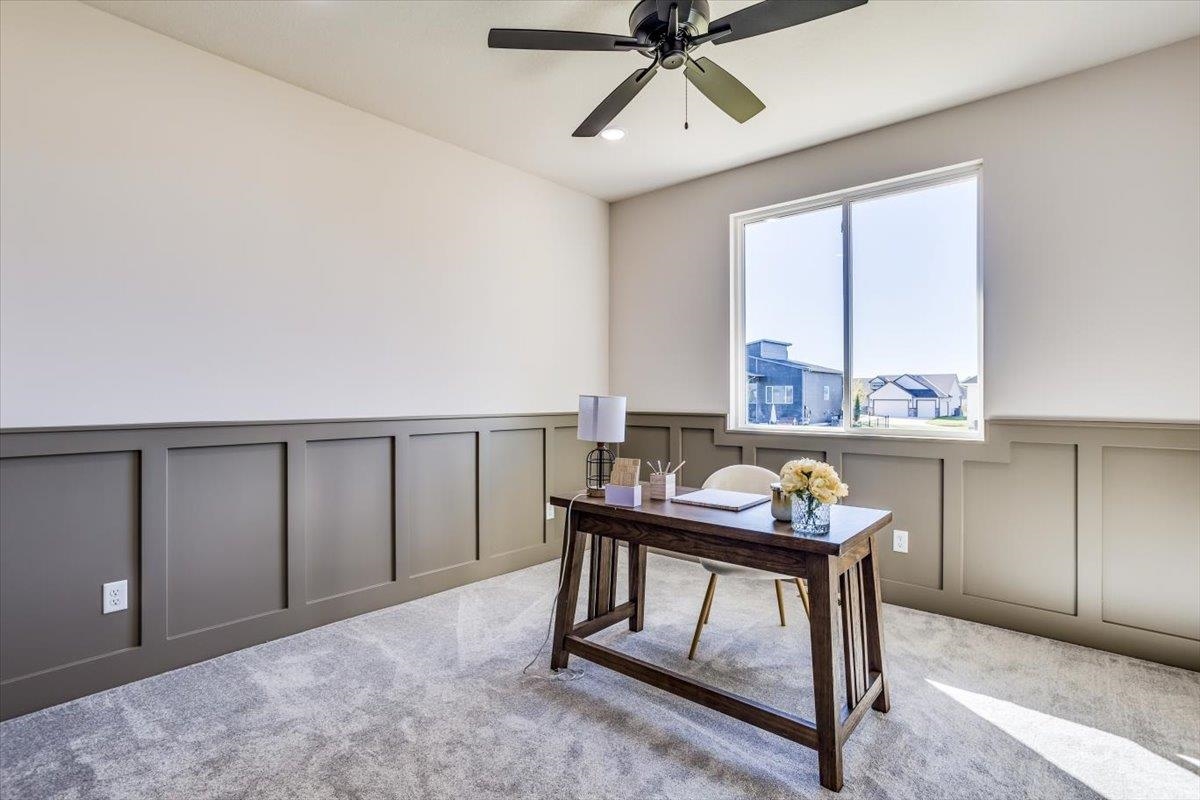 196 S Wellcrest Ct. Property Photo 24