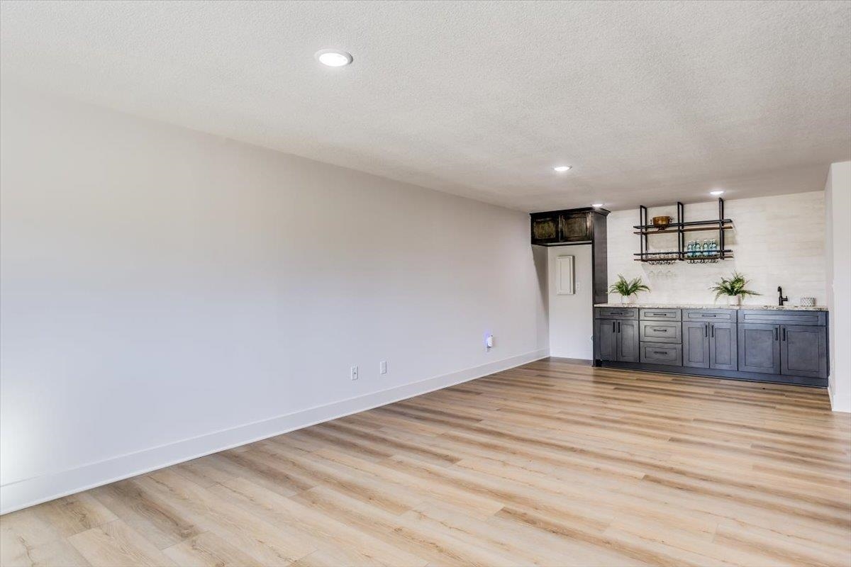 196 S Wellcrest Ct. Property Photo 26