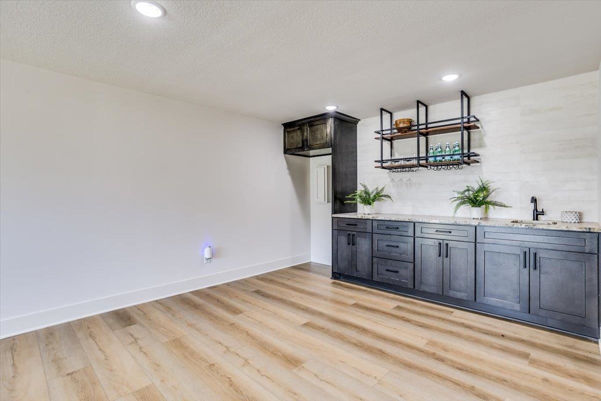 196 S Wellcrest Ct. Property Photo 30