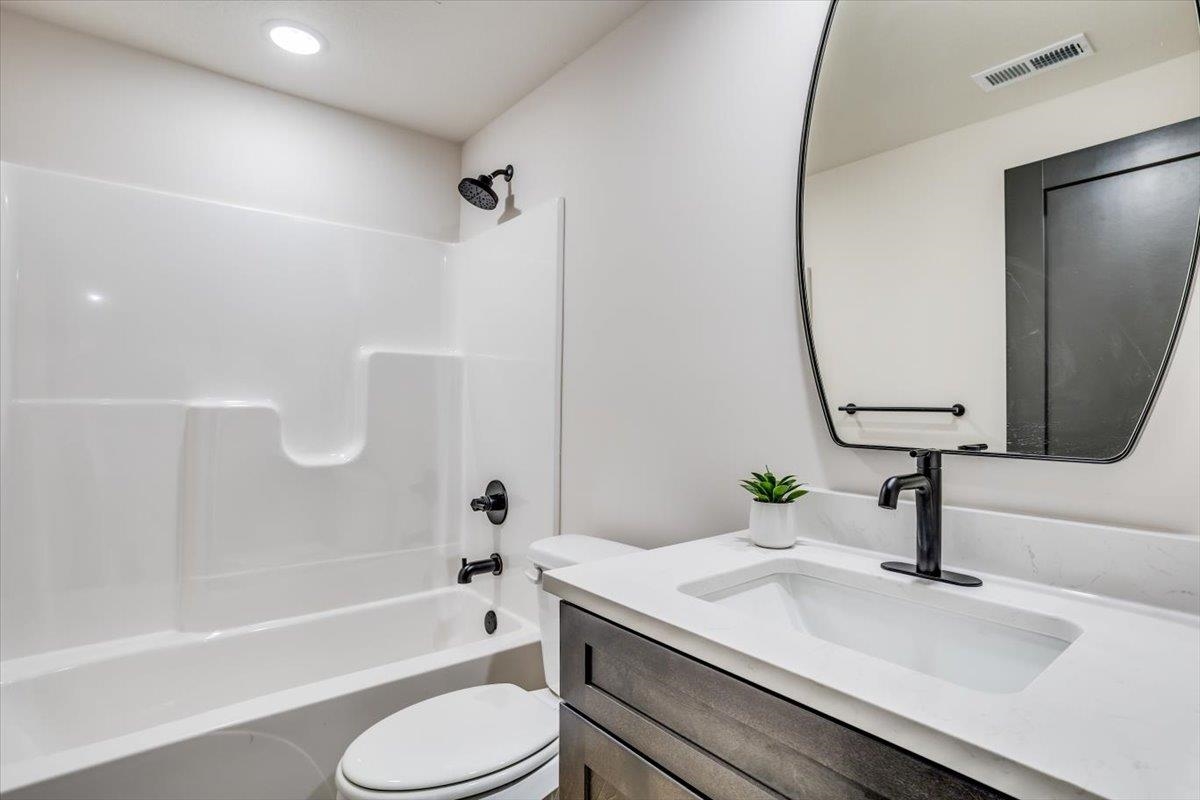 196 S Wellcrest Ct. Property Photo 31