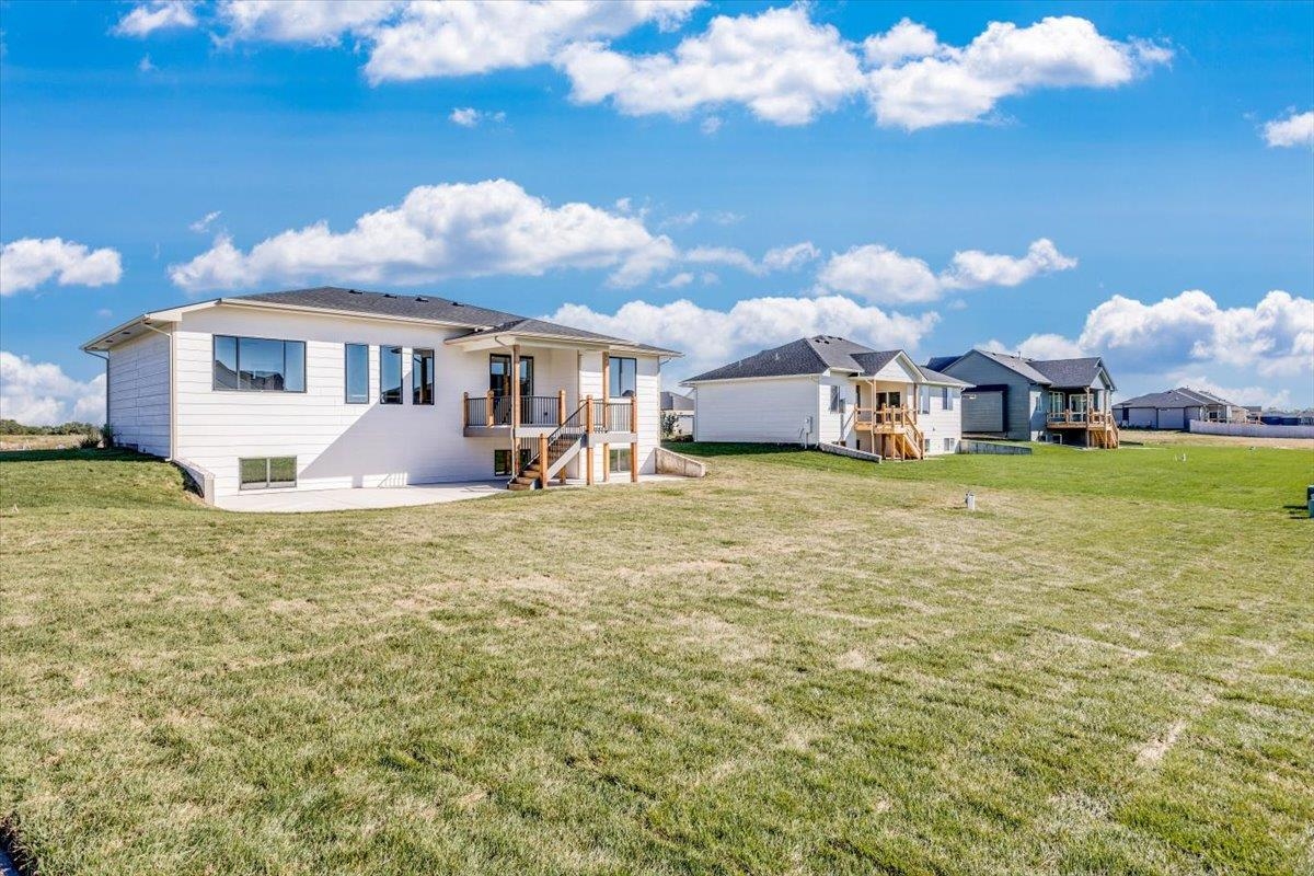 196 S Wellcrest Ct. Property Photo 32