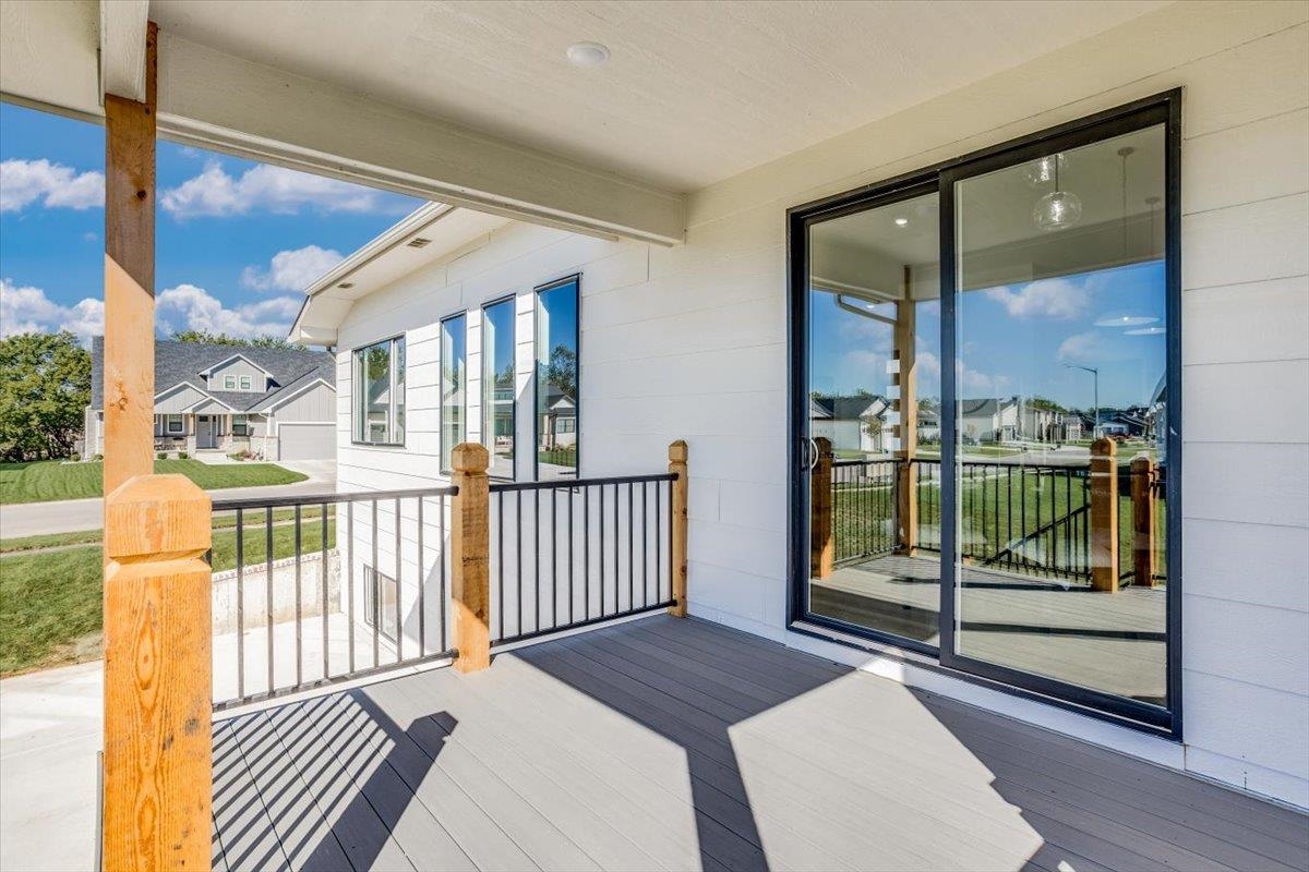 196 S Wellcrest Ct. Property Photo 35