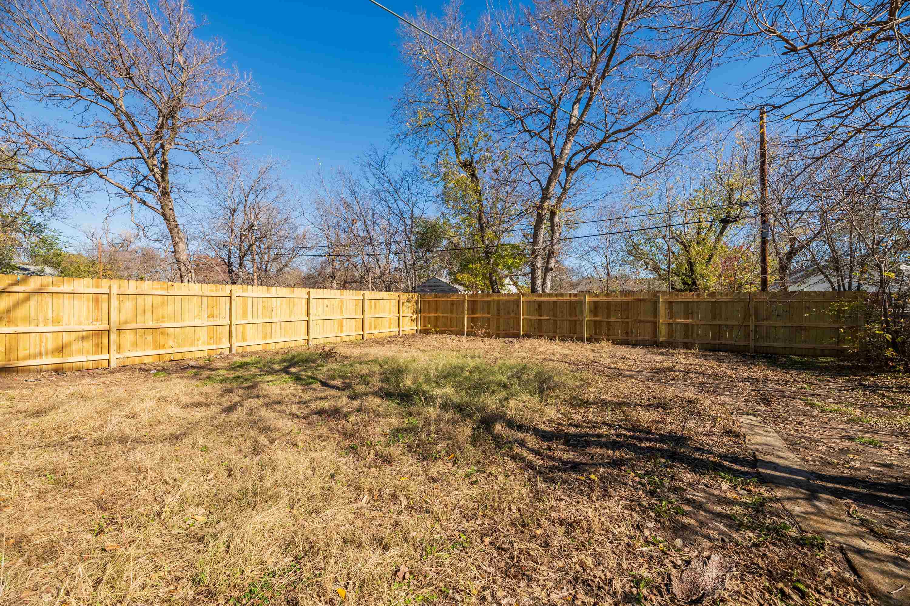 2116 S Mosley Ave Property Photo 22