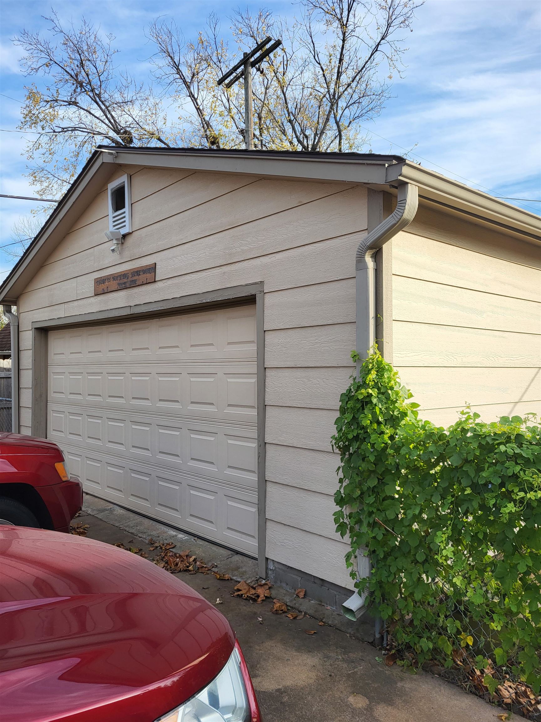 3102 S Martinson Property Photo 2