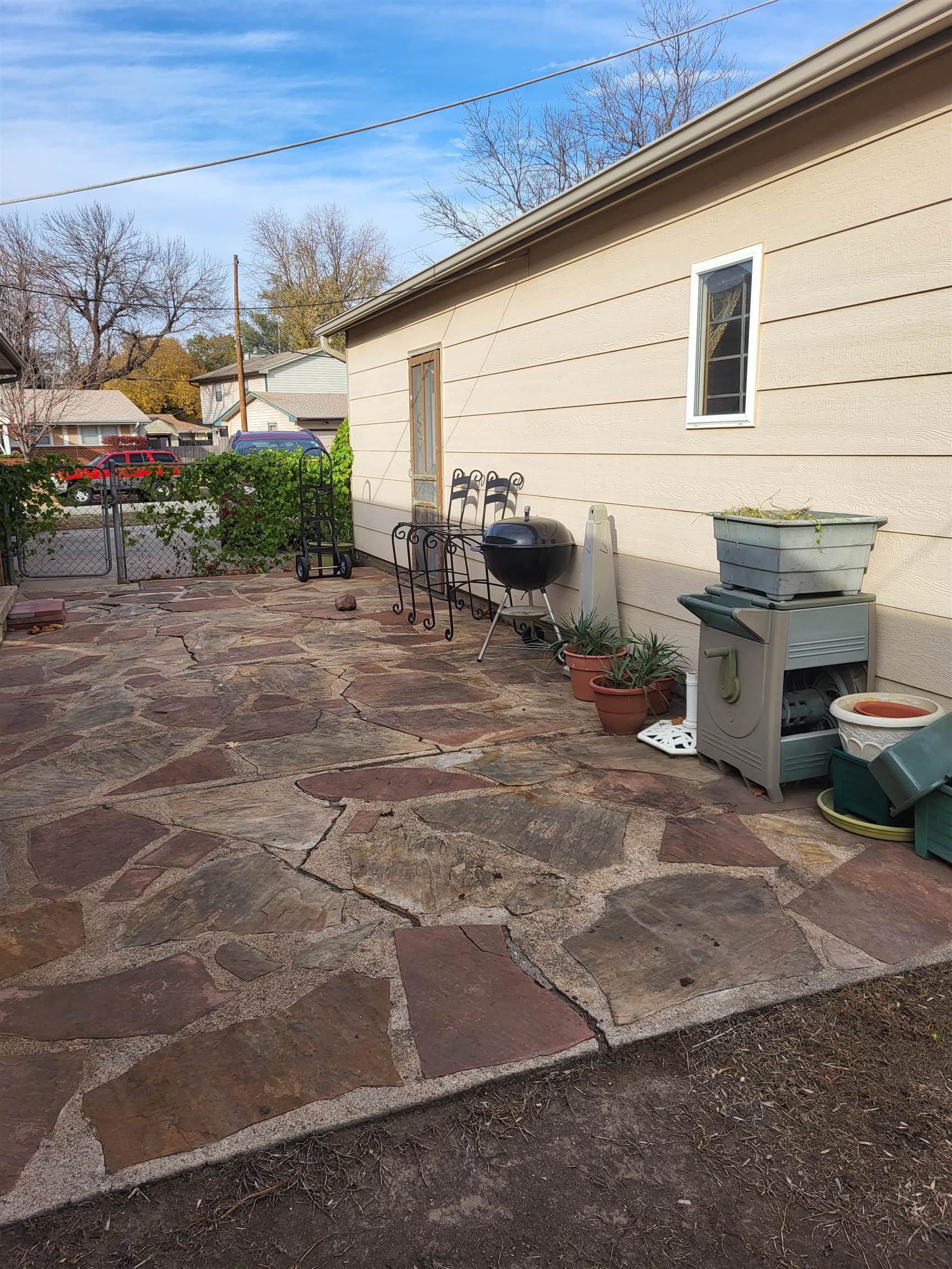 3102 S Martinson Property Photo 3