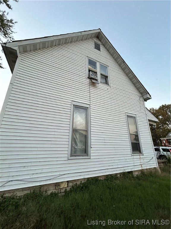 220 W Spring Street Property Photo 5