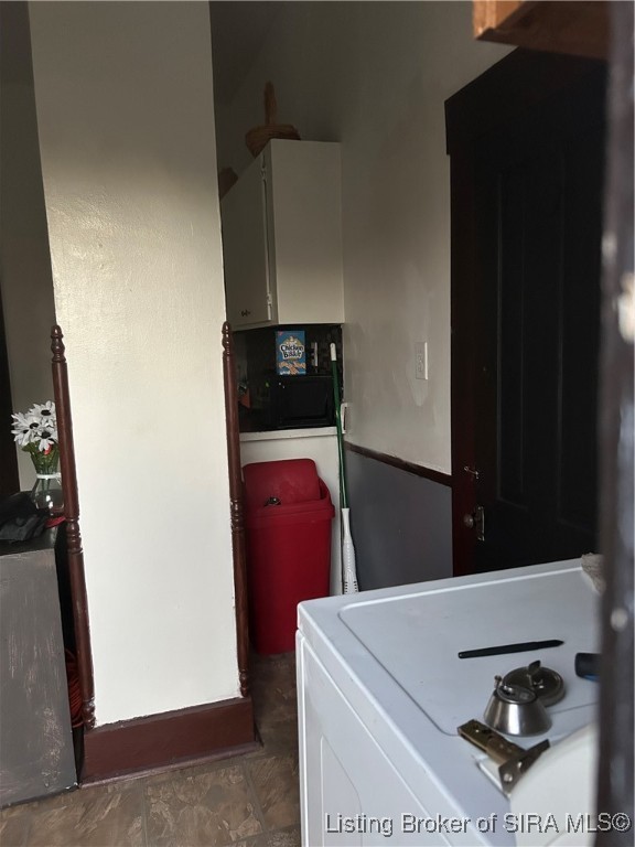 220 W Spring Street Property Photo 7