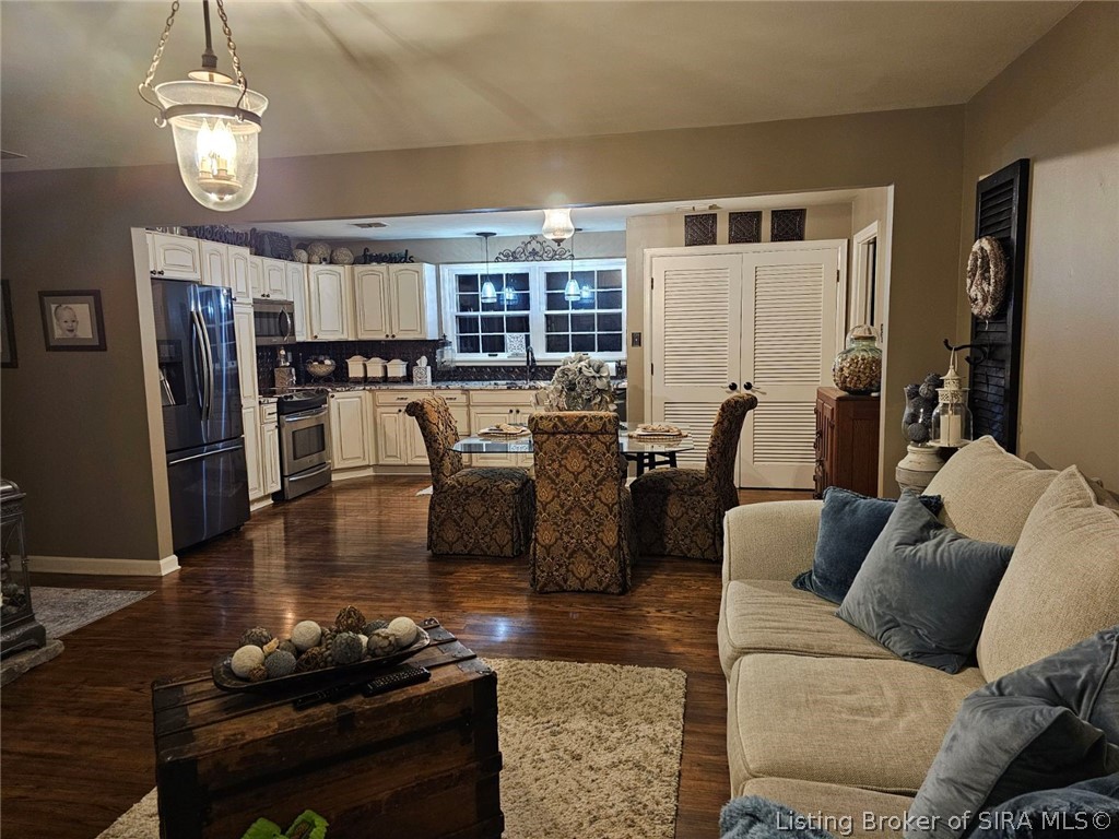 317 Meadow Lane Property Photo 3