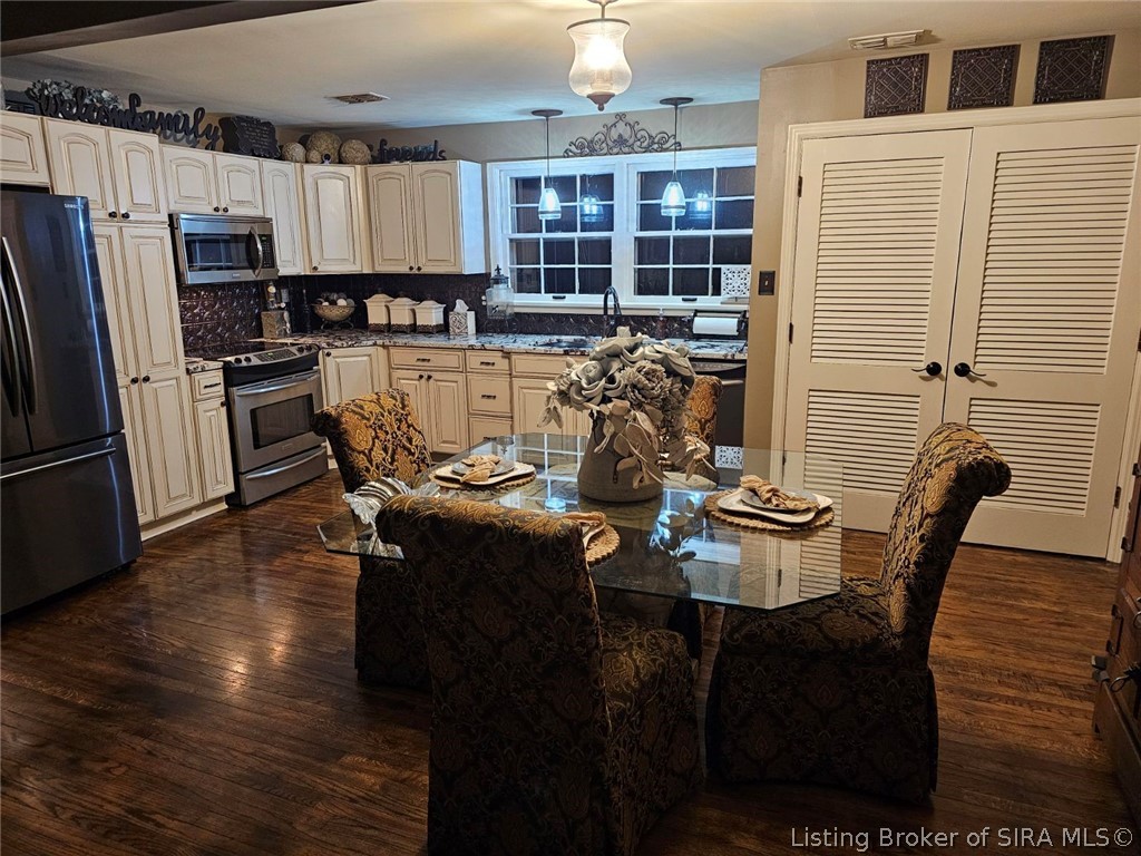 317 Meadow Lane Property Photo 5