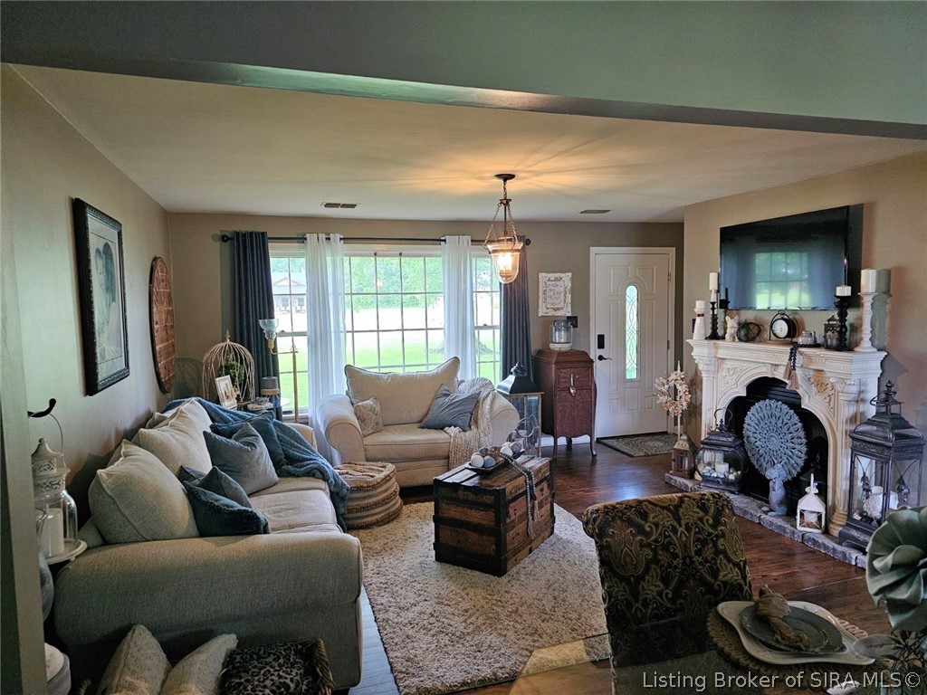 317 Meadow Lane Property Photo 6