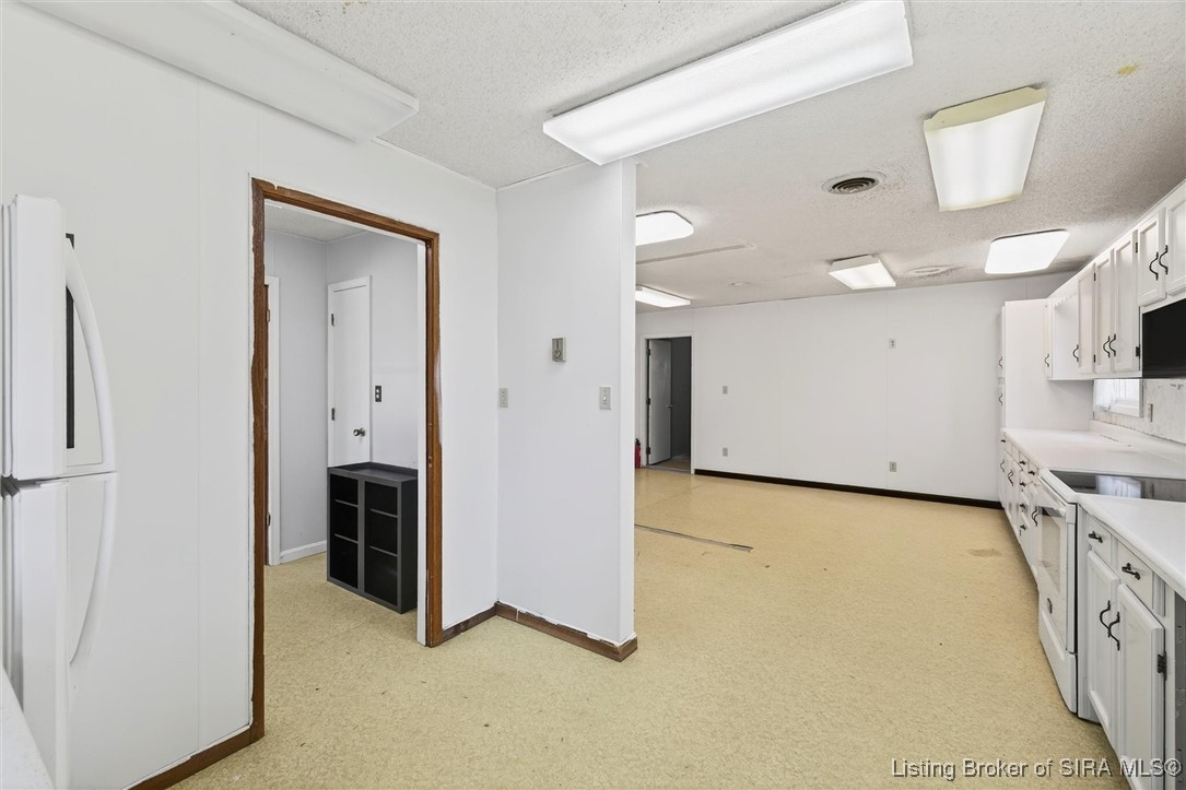 2082 W State Road 54 Property Photo 10