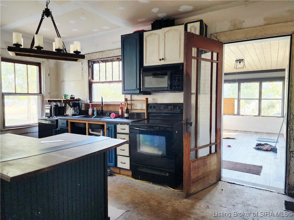 109 Central Avenue Property Photo 10