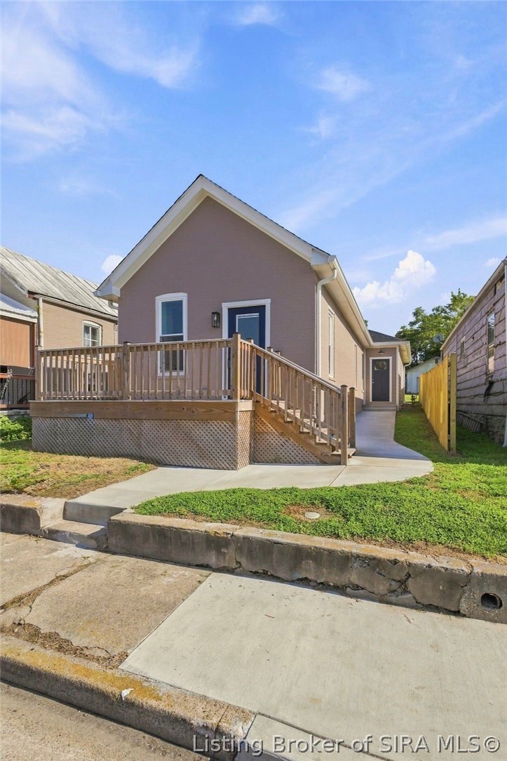 1122 W Second Street Property Photo 1