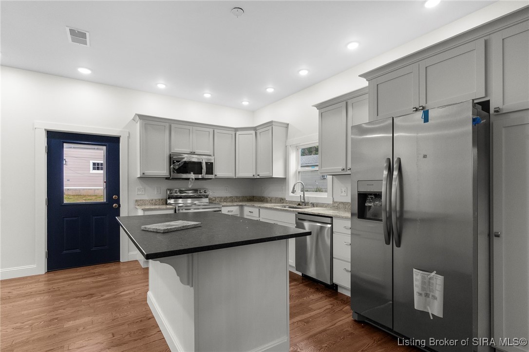 1122 W Second Street Property Photo 9