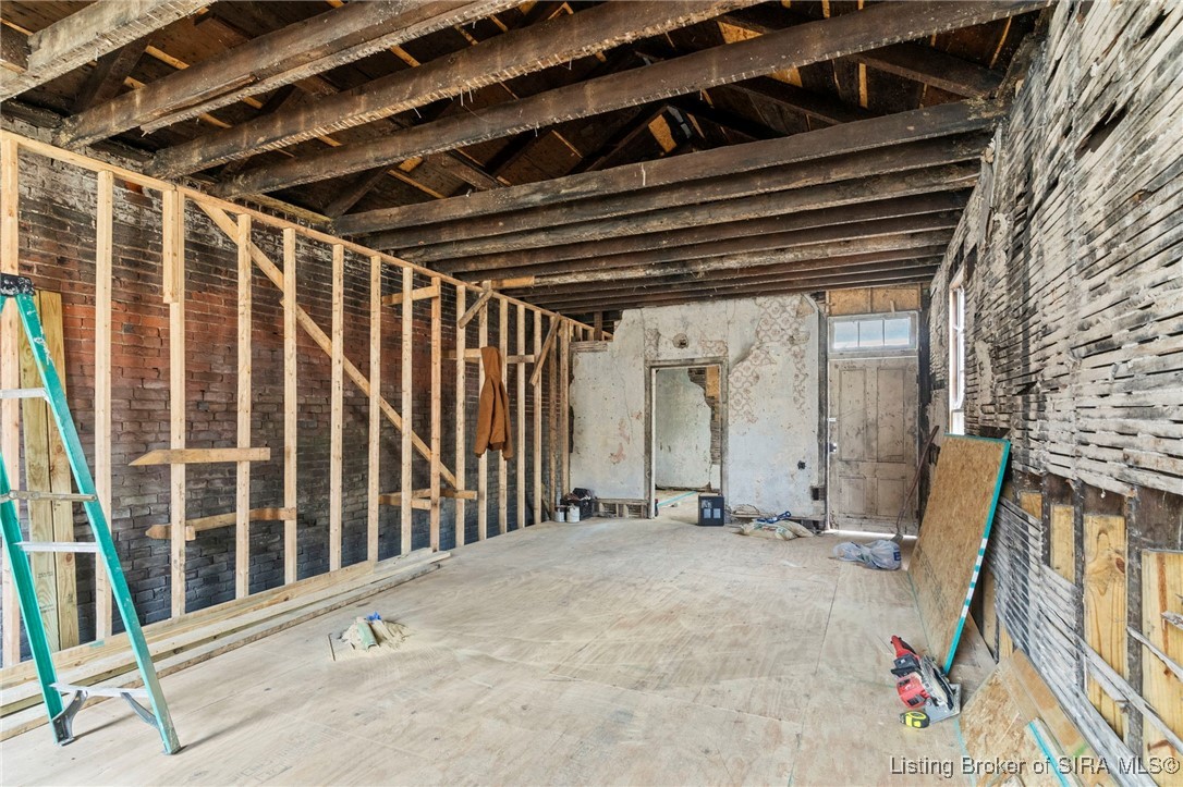 707 Walnut Street Property Photo 7
