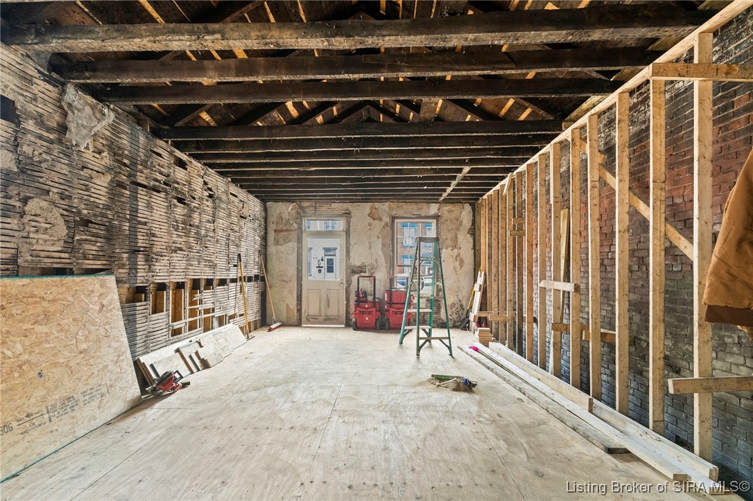 707 Walnut Street Property Photo 8