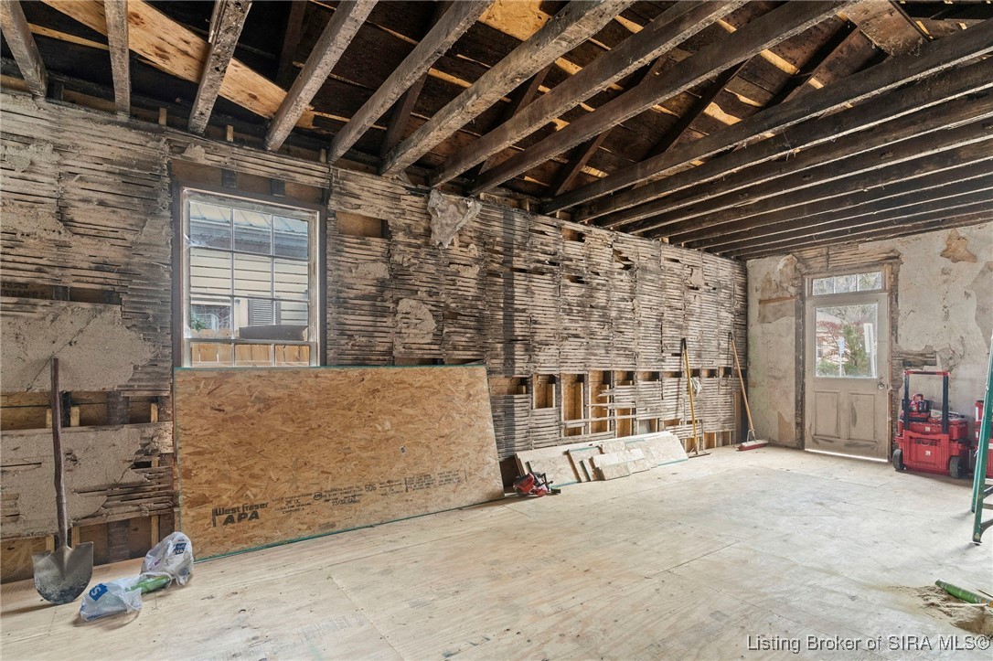 707 Walnut Street Property Photo 9
