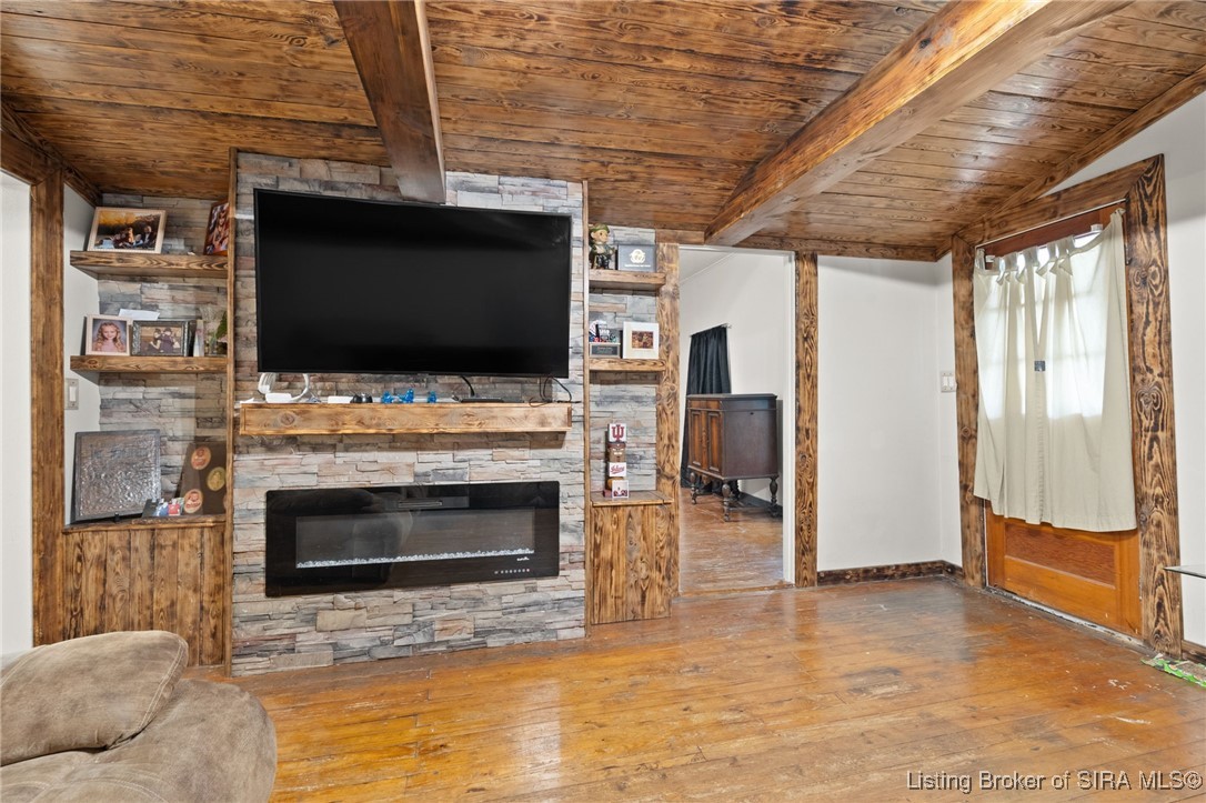 410 S Main St Property Photo 6