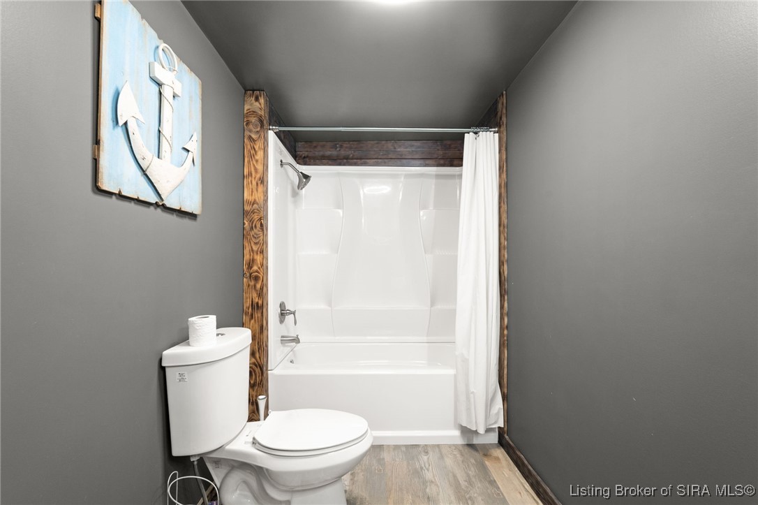 410 S Main St Property Photo 12